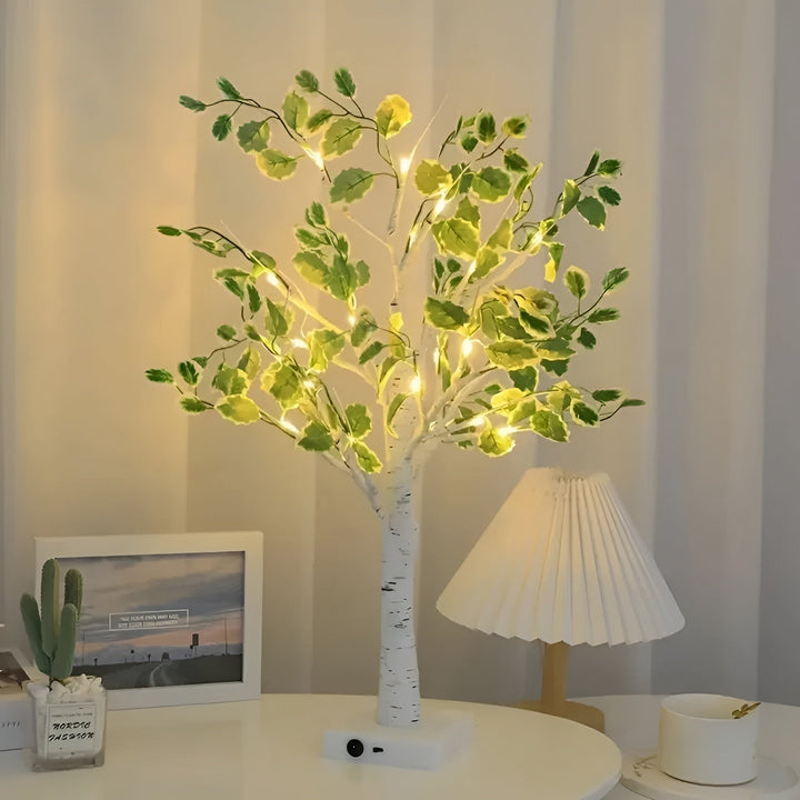 Magische BrightTree Tischlampe Elegantes Baumdesign mit warmem LED-Licht