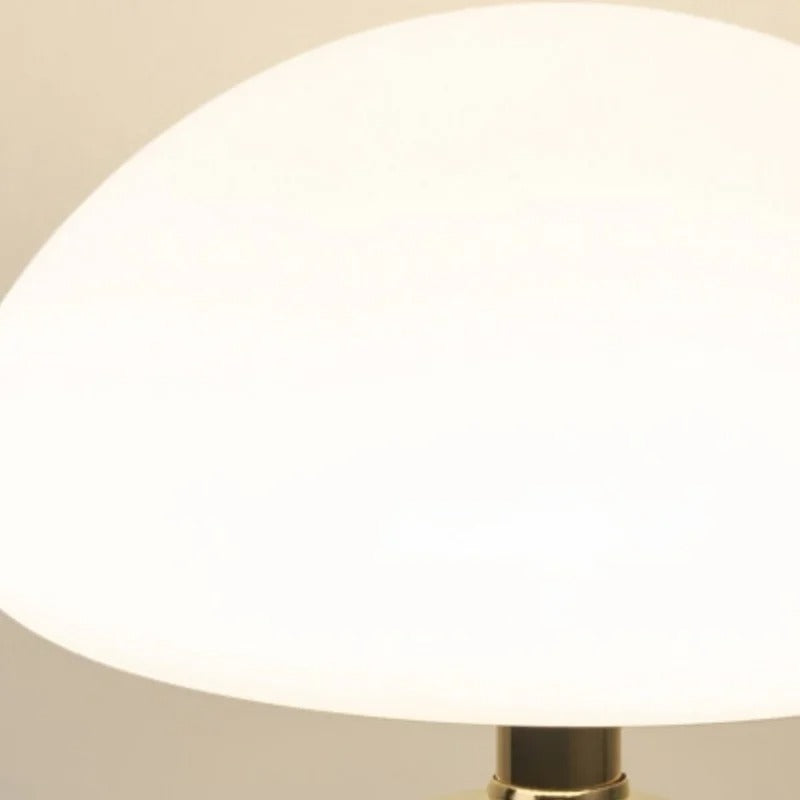 Französische Creme Pilzlampe