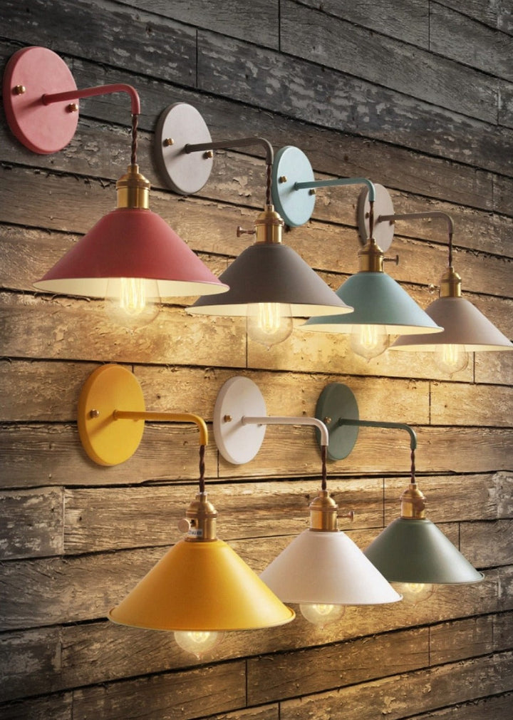 Farbenfrohe Vintage Wandleuchten