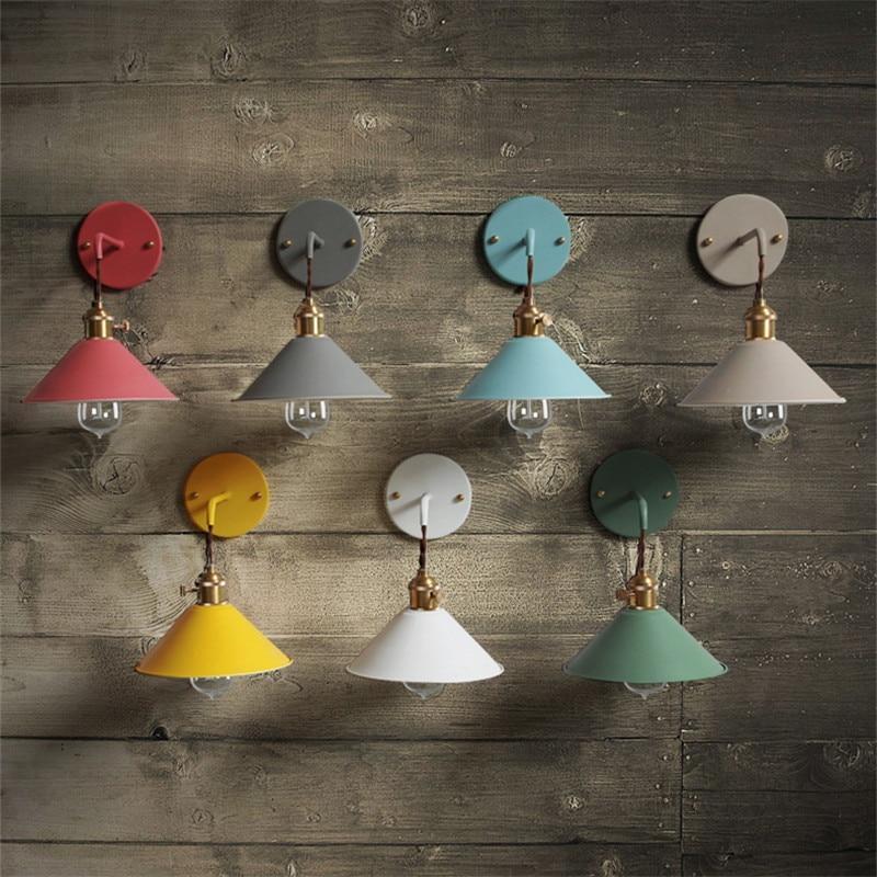 Farbenfrohe Vintage Wandleuchten