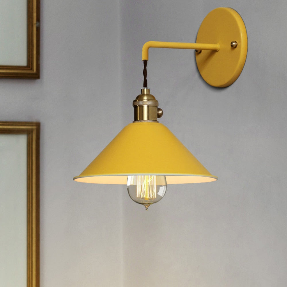 Farbenfrohe Vintage Wandleuchten