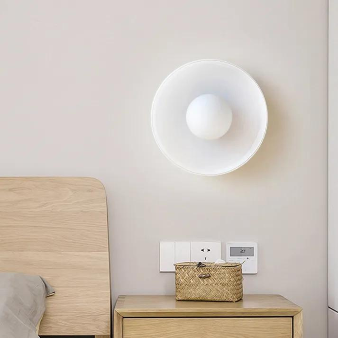 Runde Deckenleuchte mit stilvoller Funktionalität - LumiSphere