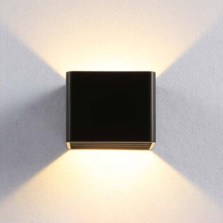 Moderne quadratische Wandlampe